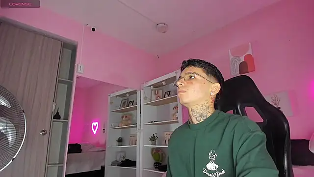 Ian Castillo  online show from 09-25-25, 11:16