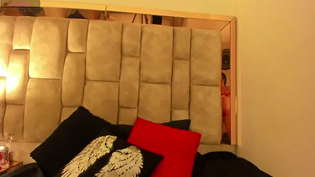 Oliviaa Evans online show from 04-07-26, 02:13