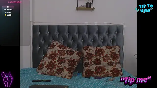 AntonellaAndNoah online show from 02-20-25, 03:30