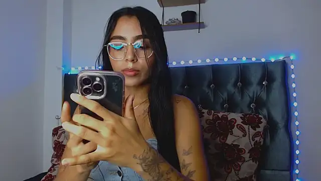 AntonellaAndNoah online show from 03-12-25, 08:09