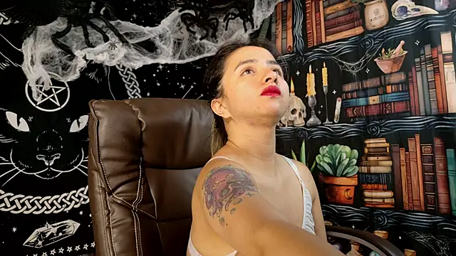 Snapshot of julietta___jackson chatting on 10-04-25, 09:16 julietta jackson online show from 10-04-25, 09:16