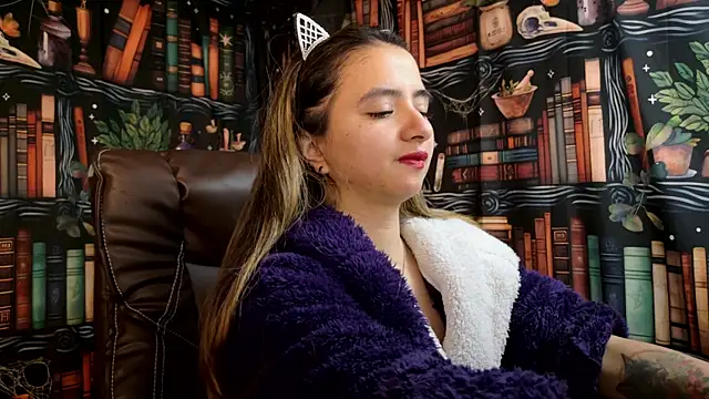 Snapshot of julietta___jackson chatting on 03-05-25, 08:10 julietta jackson online show from 03-05-25, 08:10