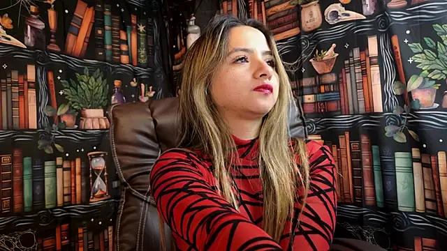 Snapshot of julietta___jackson chatting on 03-20-25, 03:13 julietta jackson online show from 03-20-25, 03:13
