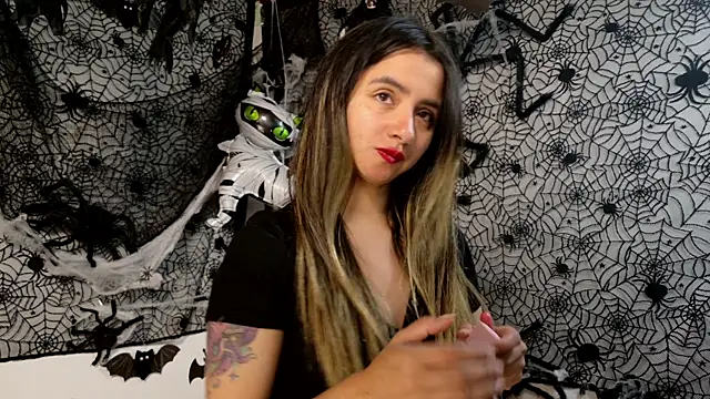 Snapshot of julietta___jackson chatting on 10-10-25, 08:42 julietta jackson online show from 10-10-25, 08:42