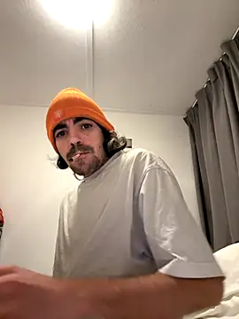 wolfwhite95 online show from 10-29-25, 01:26