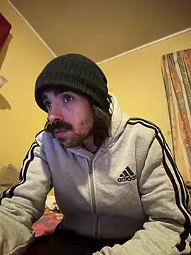 wolfwhite95 online show from 02-08-26, 07:44