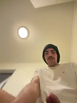 wolfwhite95 online show from 02-28-26, 06:24