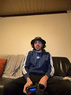 wolfwhite95 online show from 11-02-25, 03:00