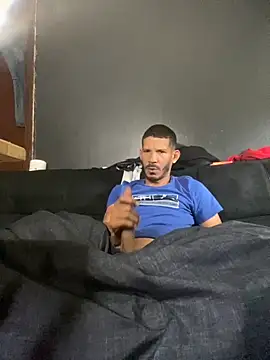 Snapshot of Chico_Bellaco chatting on 10-21-25, 03:11 Chico Bellaco online show from 10-21-25, 03:11