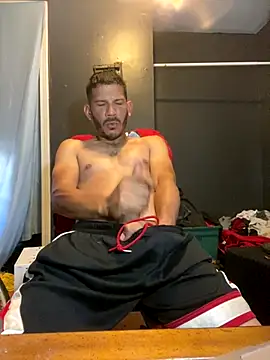 Snapshot of Chico_Bellaco chatting on 09-18-25, 04:21 Chico Bellaco online show from 09-18-25, 04:21