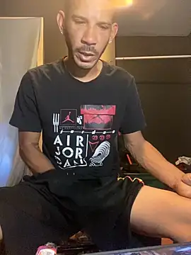 Snapshot of Chico_Bellaco chatting on 09-14-25, 01:33 Chico Bellaco online show from 09-14-25, 01:33