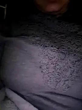 ANANYA-TIWARI online show from 01-11-26, 07:43