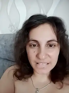 ShelaDiass online show from 01-15-26, 04:27