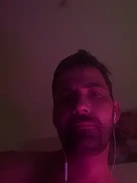 Snapshot of Romix2985 chatting on 07-29-26, 12:43 Romix2985 online show from 07-29-26, 12:43