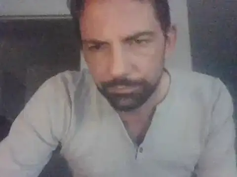 Snapshot of Romix2985 chatting on 12-04-24, 02:20 Romix2985 online show from 12-04-24, 02:20
