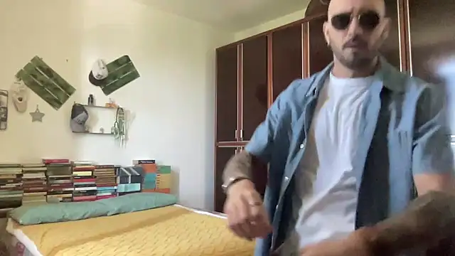 alessandromori91 online show from 04-19-26, 10:49