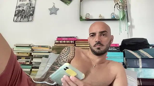 alessandromori91 online show from 06-12-26, 05:27
