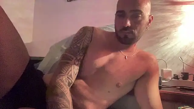 alessandromori91 online show from 09-11-25, 08:31