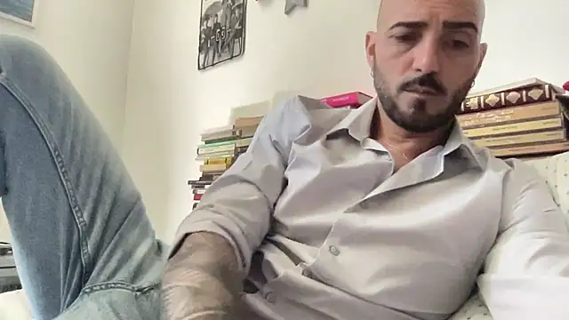 alessandromori91 online show from 05-12-26, 12:44