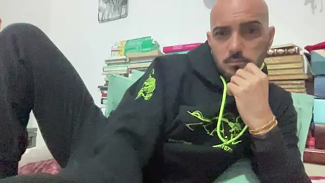 alessandromori91 online show from 05-10-26, 06:54
