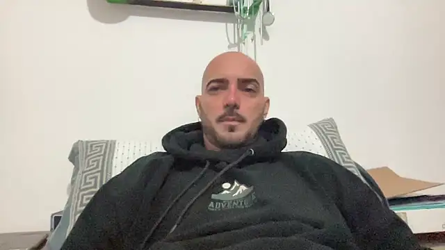 alessandromori91 online show from 12-18-25, 10:24