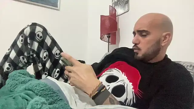 alessandromori91 online show from 12-14-25, 07:41