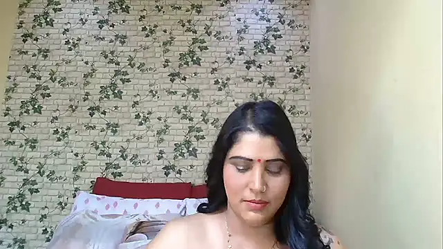 Snapshot of XIndianintimacy chatting on 05-21-26, 08:39 XIndianintimacy online show from 05-21-26, 08:39