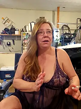 MsShelby40 online show from 11-16-25, 10:13