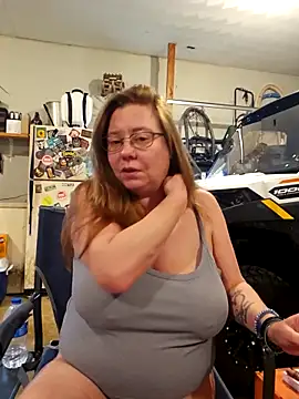 MsShelby40 online show from 11-21-25, 05:45