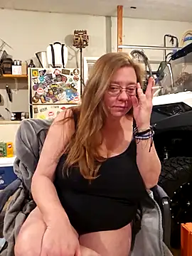 MsShelby40 online show from 12-19-25, 11:29