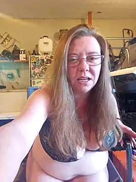 MsShelby40 online show from 04-25-26, 10:40