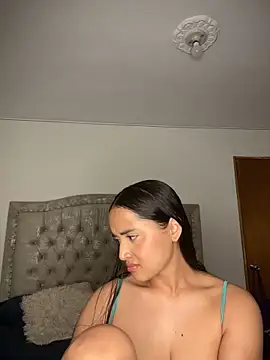 Snapshot of MollySanders___ chatting on 02-08-25, 10:51 MollySanders    online show from 02-08-25, 10:51