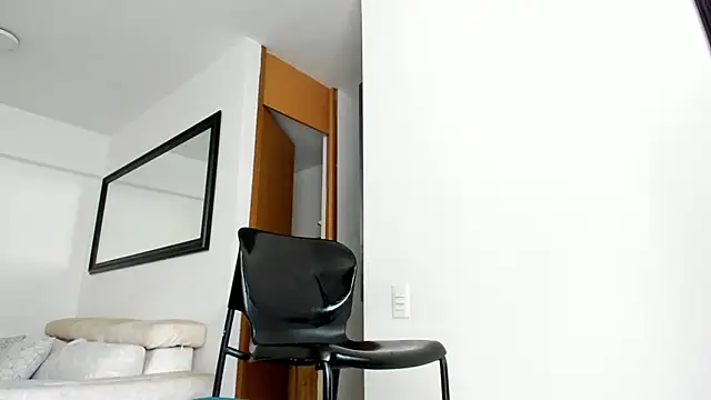 Snapshot of smit_hot_sr chatting on 06-28-26, 03:29 smit hot sr online show from 06-28-26, 03:29