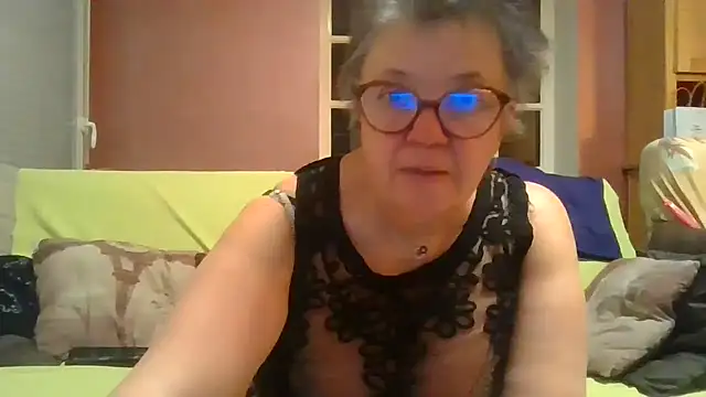 Vandeae44 online show from 03-28-26, 08:21