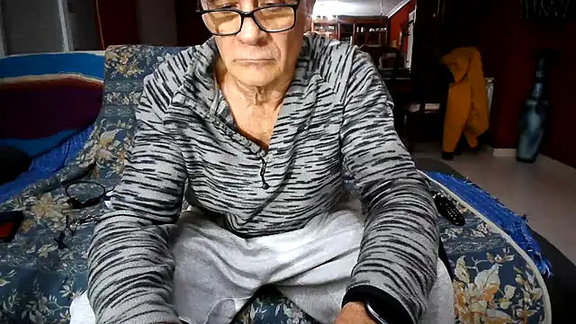 Snapshot of maduroguapo chatting on 02-02-26, 09:47 maduroguapo online show from 02-02-26, 09:47