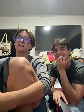 Alex and Fabian online show from 05-17-26, 04:34