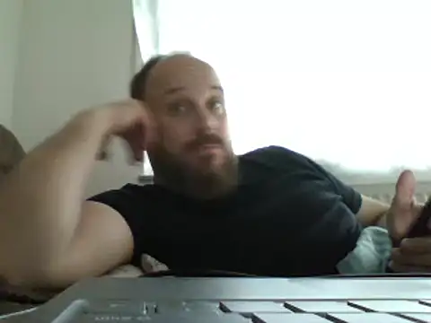 Snapshot of FROL83 chatting on 04-06-26, 05:14 FROL83 online show from 04-06-26, 05:14