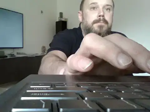 Snapshot of FROL83 chatting on 04-09-26, 03:51 FROL83 online show from 04-09-26, 03:51