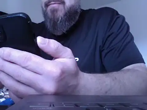 Snapshot of FROL83 chatting on 04-18-26, 07:22 FROL83 online show from 04-18-26, 07:22