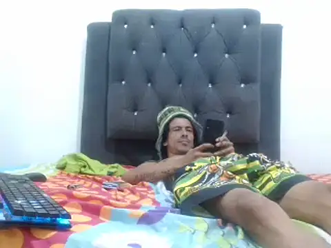 Snapshot of damian_bottom_bigcock chatting on 02-02-25, 02:17 damian bottom bigcock online show from 02-02-25, 02:17