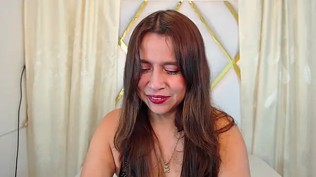 Snapshot of Heidy_Wells chatting on 03-08-25, 12:09 Heidy Wells online show from 03-08-25, 12:09