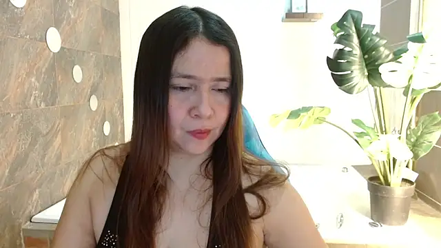 Heidy Wells online show from 04-13-26, 01:26