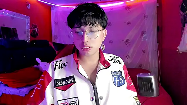 Snapshot of AnggelONfiree chatting on 09-23-25, 08:21 AnggelONfiree online show from 09-23-25, 08:21