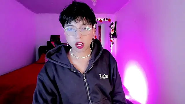 Snapshot of AnggelONfiree chatting on 10-30-25, 02:10 AnggelONfiree online show from 10-30-25, 02:10