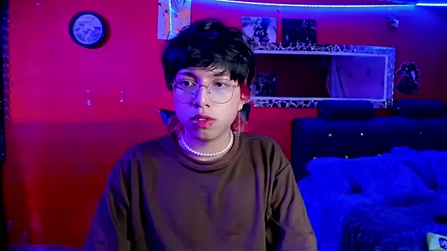 Snapshot of AnggelONfiree chatting on 03-06-25, 03:46 AnggelONfiree online show from 03-06-25, 03:46