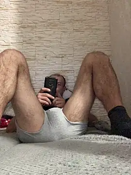 Snapshot of Zbochunec chatting on 03-12-25, 08:09 Zbochunec online show from 03-12-25, 08:09