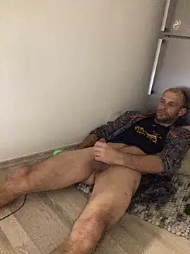 Snapshot of Zbochunec chatting on 03-08-25, 03:39 Zbochunec online show from 03-08-25, 03:39