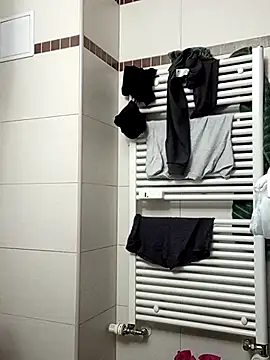 Snapshot of Zbochunec chatting on 03-21-25, 01:24 Zbochunec online show from 03-21-25, 01:24