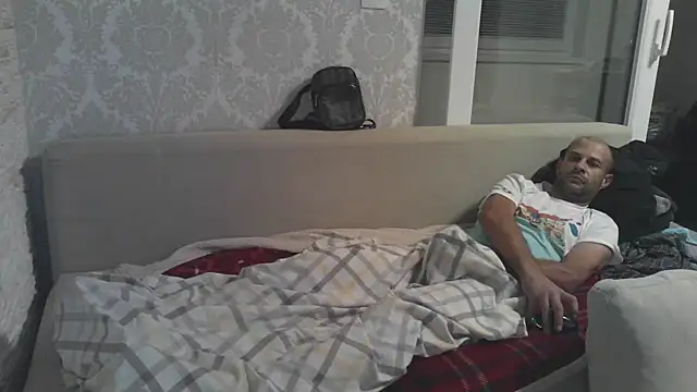 Snapshot of Zbochunec chatting on 09-23-25, 09:55 Zbochunec online show from 09-23-25, 09:55