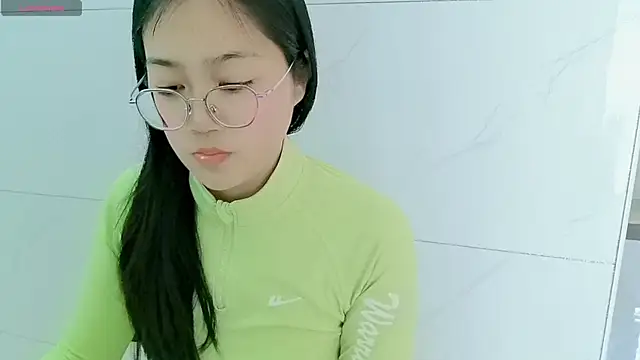 Snapshot of luoxuwen chatting on 02-28-25, 04:32 luoxuwen online show from 02-28-25, 04:32